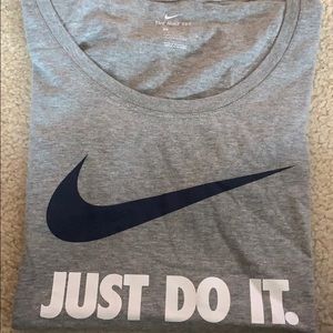 nike t-shirt